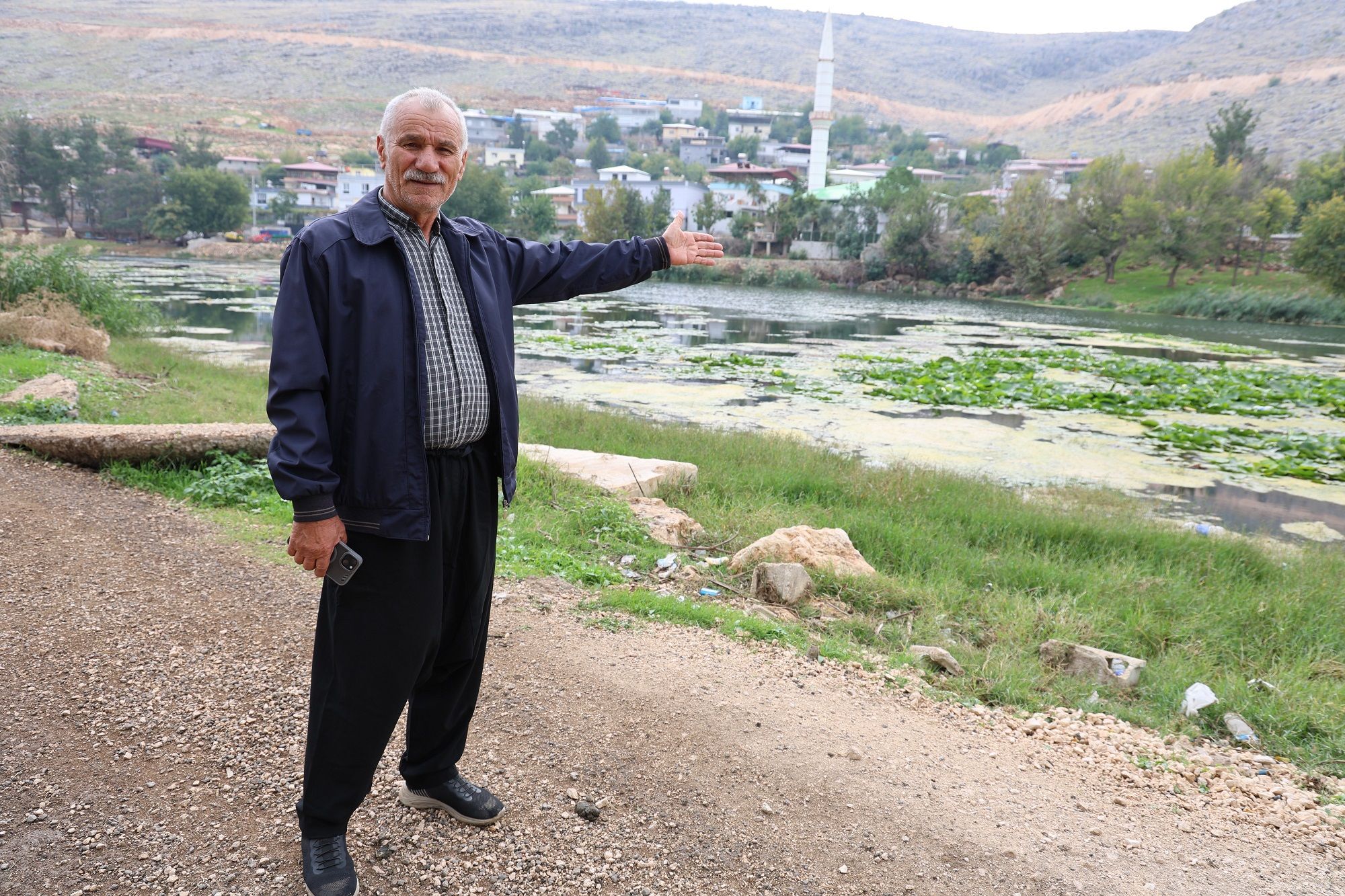 Nilüfer Çiçeklerinin Yaşadığı Göletler Çöplere Teslim Oldu (2)