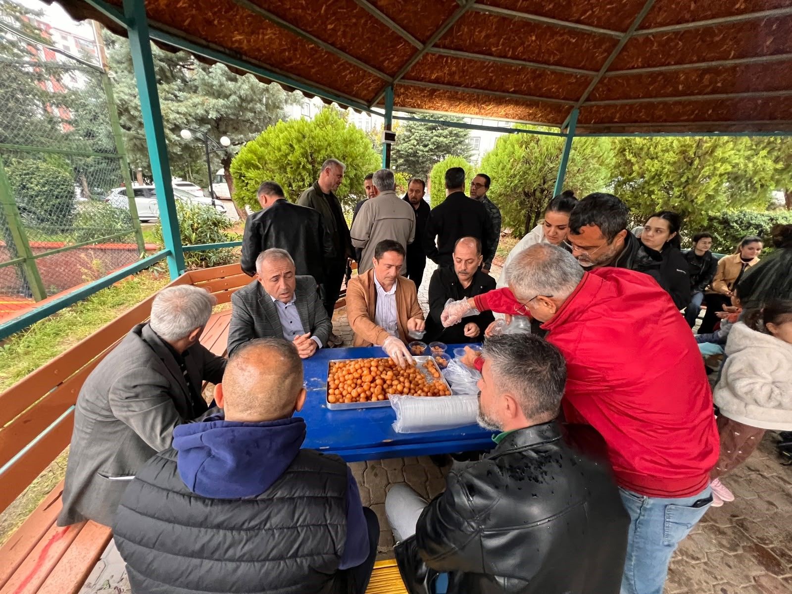 Okul Saldırısında Hayatını Kaybeden Çocukların İsimleri Park Ve Sahaya Verildi (3)