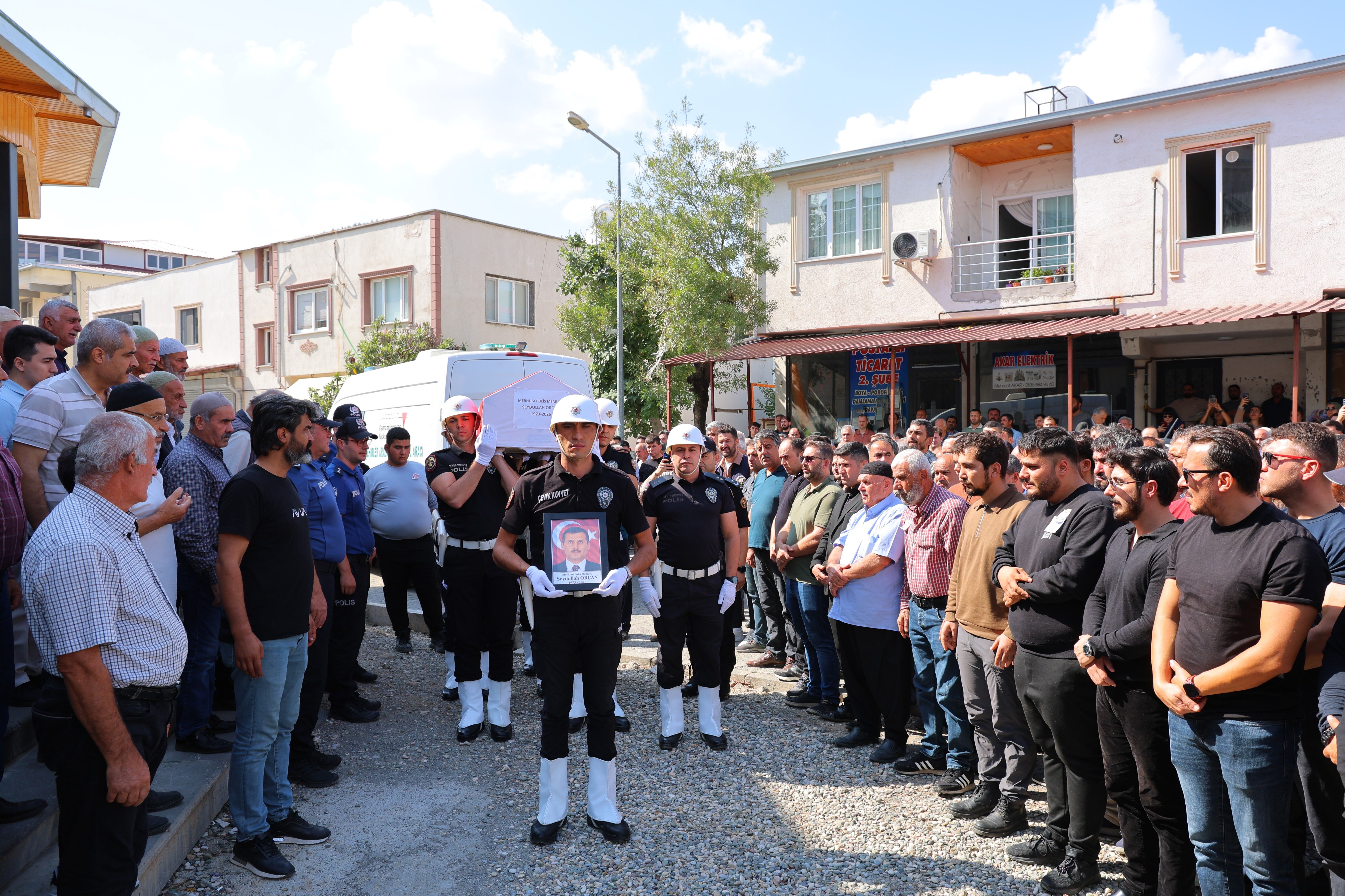 Öldürülen Polis Memuru Son Yolculuğuna Uğurlandı (3)