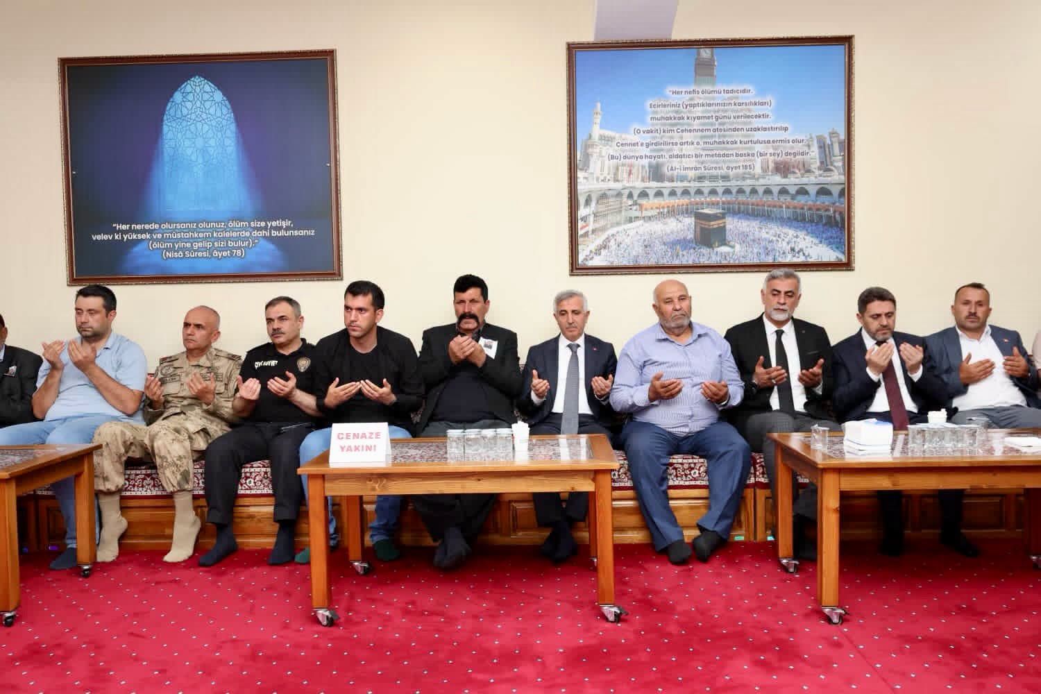 Vali Ünlüer’den Şehit Yusuf Güneş’in Ailesine Taziye Ziyareti1