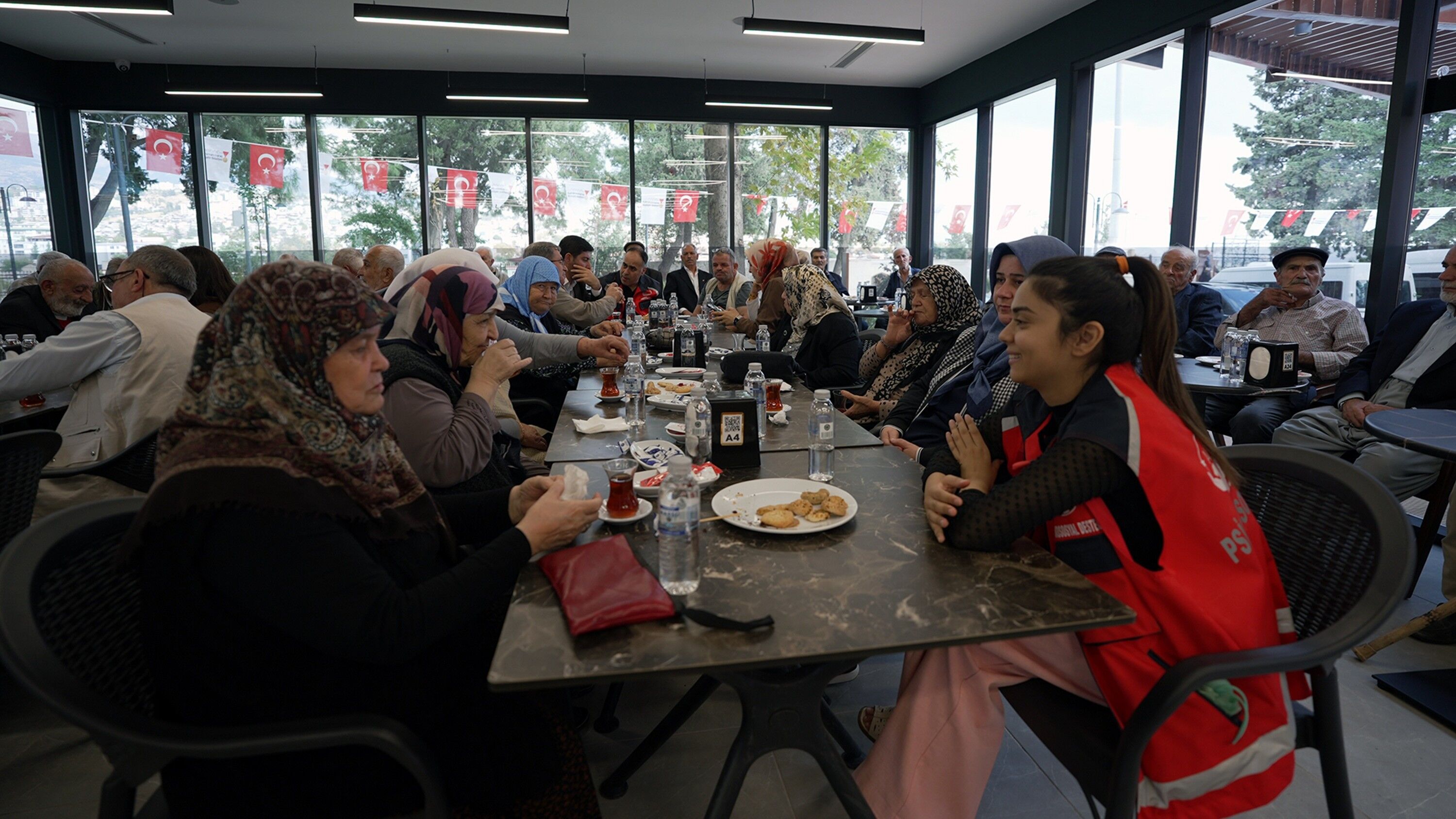 Büyükşehir’den Yaşlılara Sazlı Sözlü Kale Eğlencesi