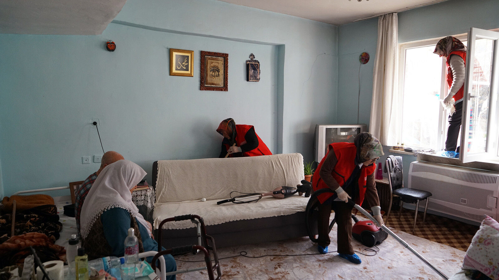 Büyükşehir’den Ulu Çınarların Hayatını Kolaylaştıran Yatırımlarını Artırarak Sürdürüyor