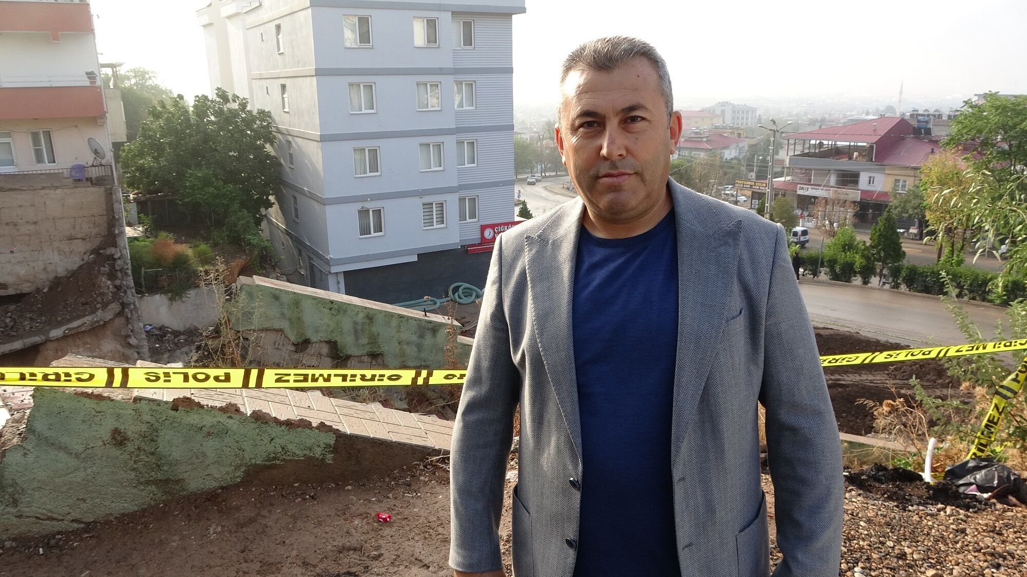Yol Çöktü, 2 Bina Boşaltıldı! Vatandaşlar 36 Gündür Çözüm Bekliyor (3)